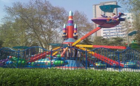 豪華自控飛機(jī)游樂(lè)設(shè)備有哪些優(yōu)勢(shì)